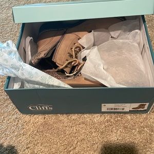 Cliffs boots